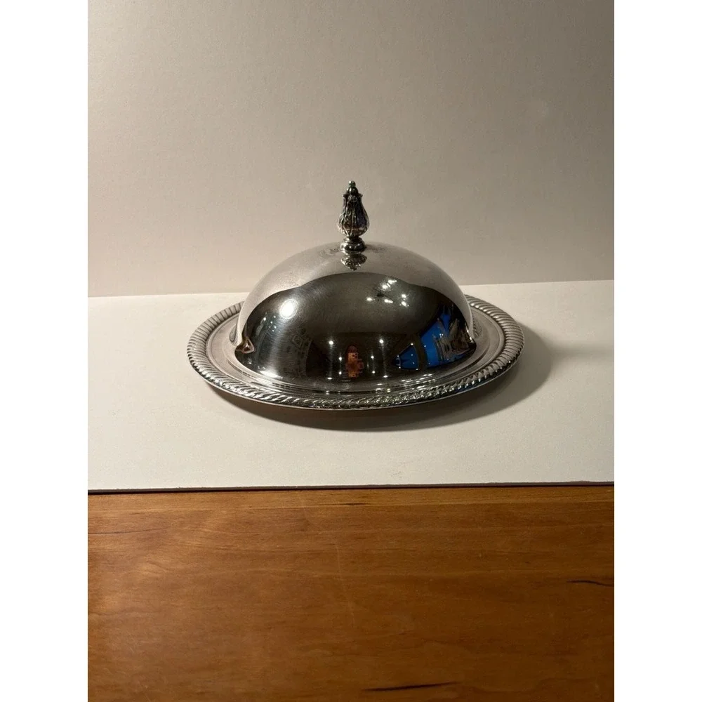 Vintage International Silver Castleton Silverplate Round Covered Butter Dish wit